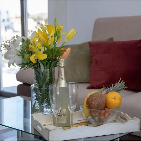 Apartment 5 Beachfront By Holidays *